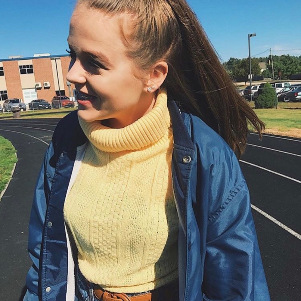 Adorable Knit Yellow Turtleneck!